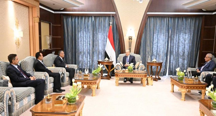 رئيس مجلس القيادة الرئاسي خلال اللقاء