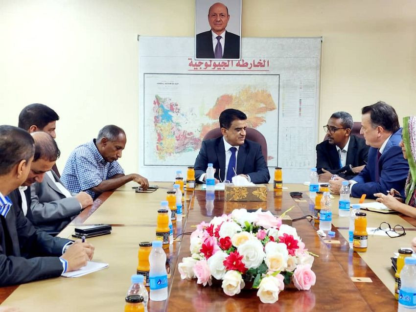 وزير النفط خلال اللقاء