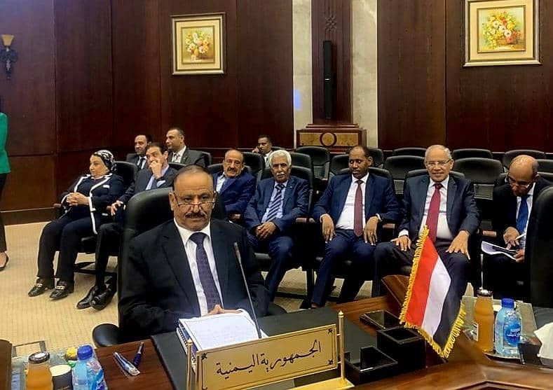وزير النقل خلال المشلركة