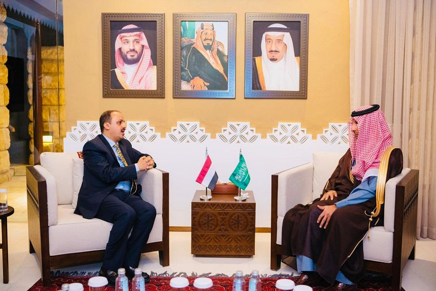 وزير الإعلام خلال اللقاء