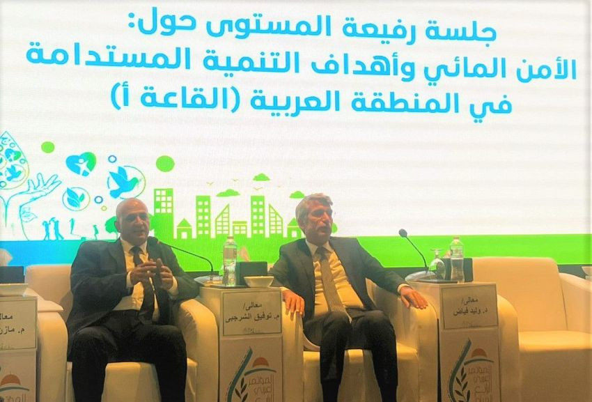 وزير المياه خلال اللقاء
