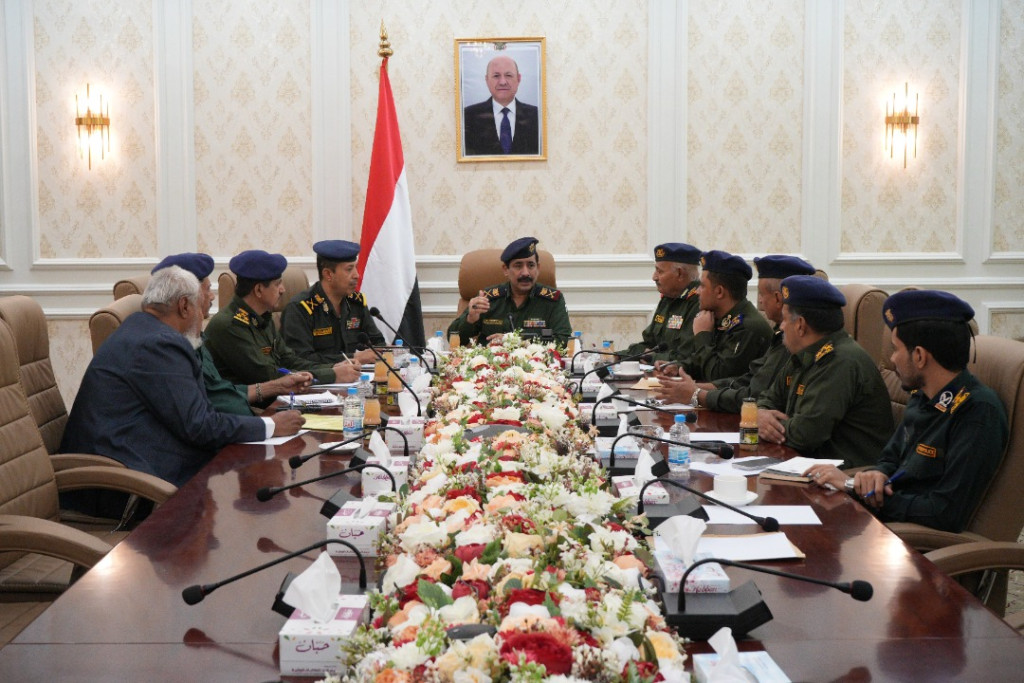 وزير الداخلية يرأس اجتماعاً لمناقشة الميزانية التشغيلية للعام 2023