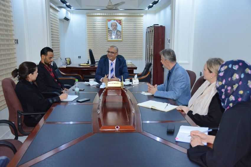 وزير التخطيط خلال اللقاء