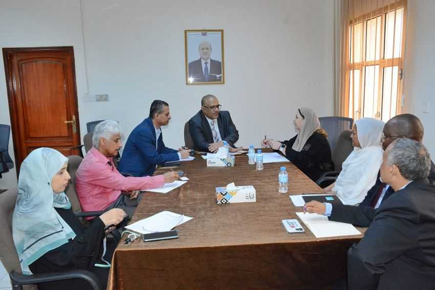 وزير التخطيط خلال اللقاء