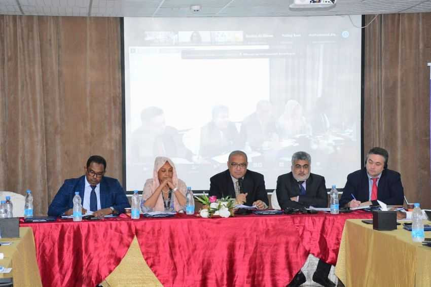 وزير التخطيط خلال الاجتماع