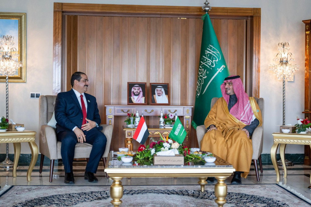 وزير الداخلية يبحث مع عدد من نظرائه العرب أوجه التعاون والتنسيق الأمني