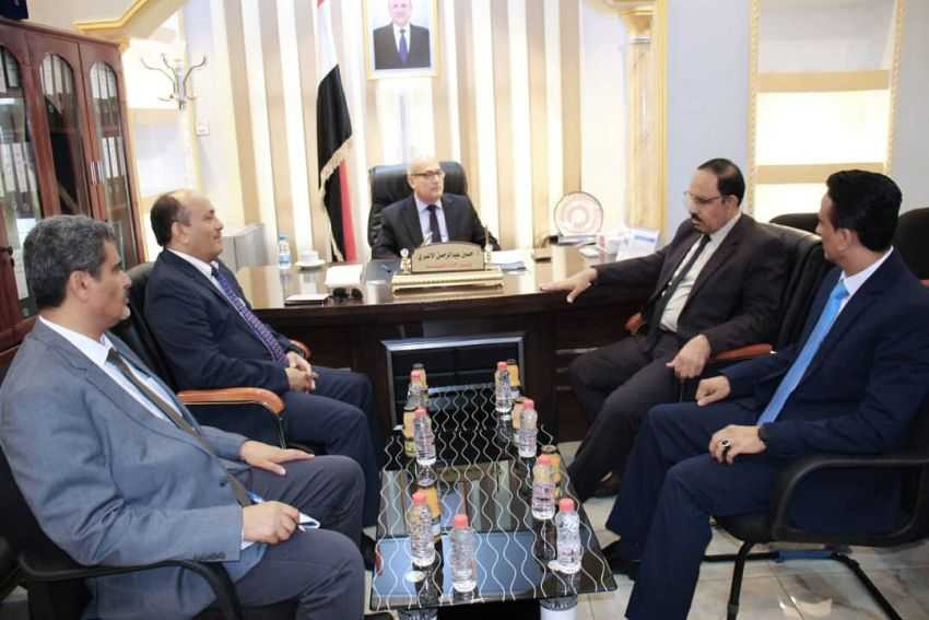 وزير التخطيط خلال اللقاء