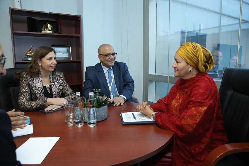 وزير التخطيط خلال اللقاء