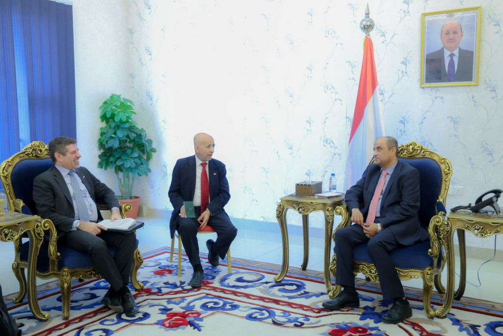 وزير المالية يبحث مع السفير الأمريكي دعم الجهود الحكومية للتغلب على التحديات الاقتصادية والمالية
