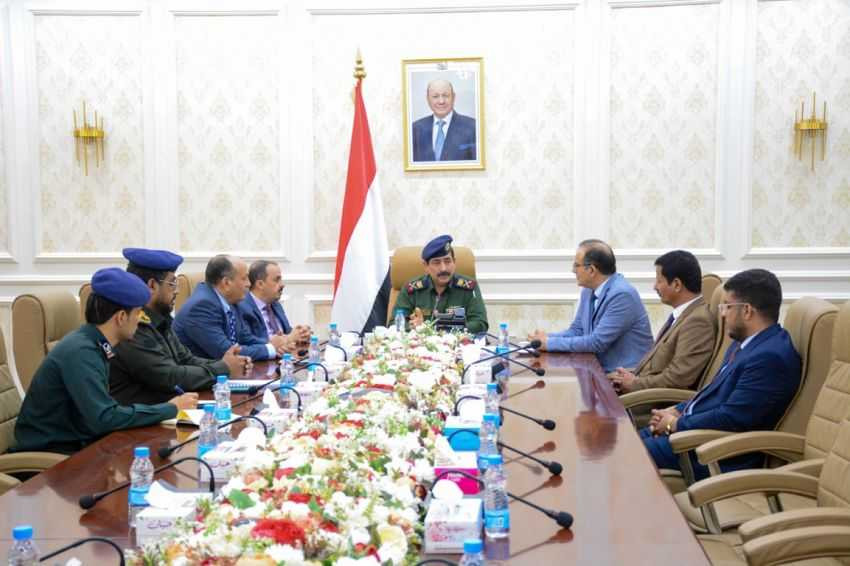 وزراء الداخلية والإعلام والصحة خلال الاجتماع