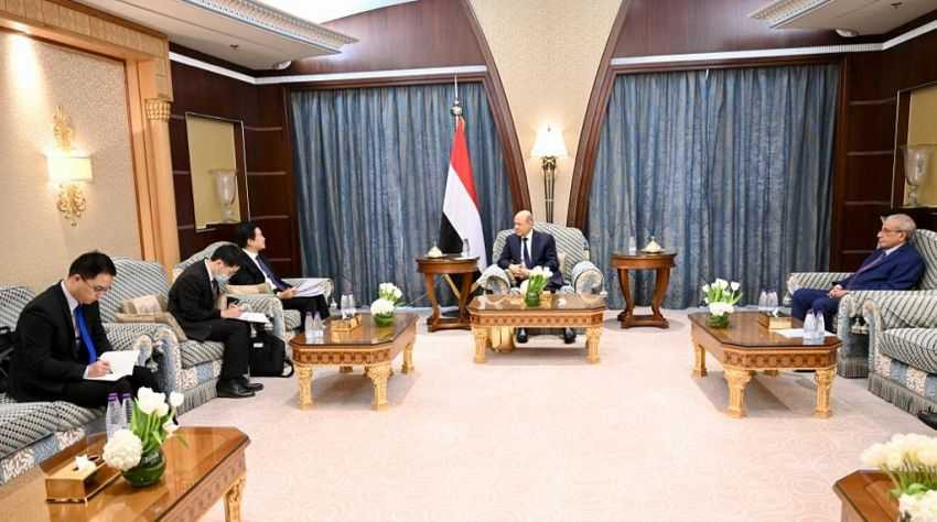 رئيس مجلس القيادة الرئاسي خلال اللقاء
