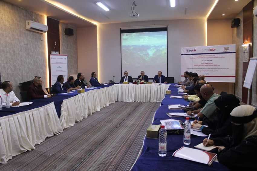 وزير الصناعة والتجارة خلال الورشة