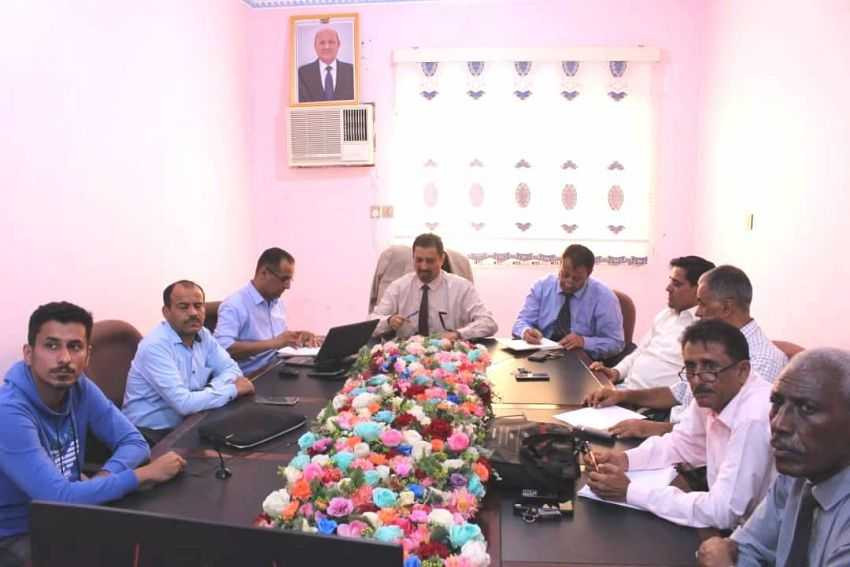 اللجنة التحضيرية لمؤتمر الابتعاث الأول خلال اللقاء