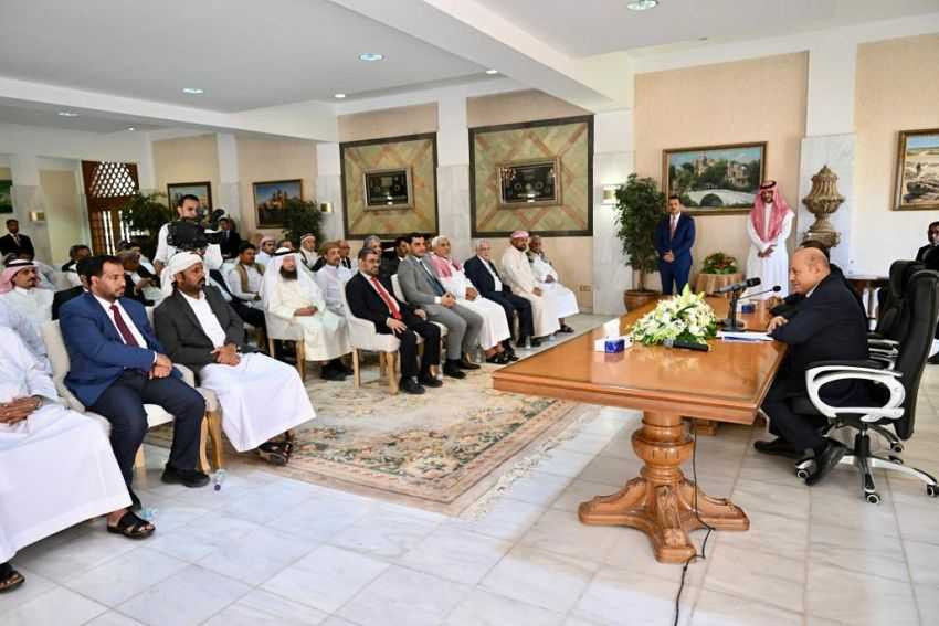 رئيس مجلس القيادة الرئاسي خلال اللقاء