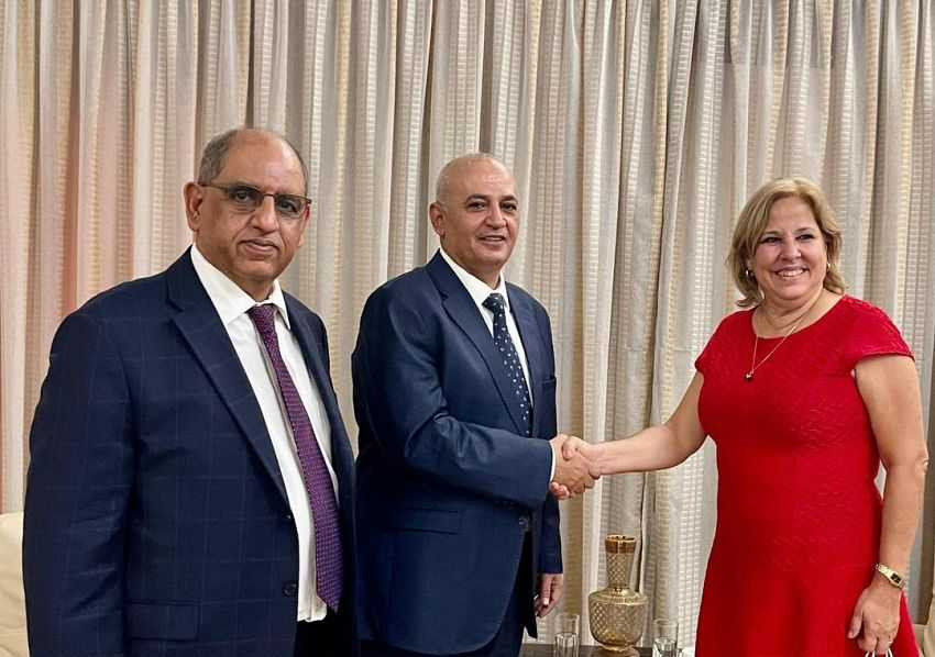 وزير المياه والبيئة خلال اللقاء