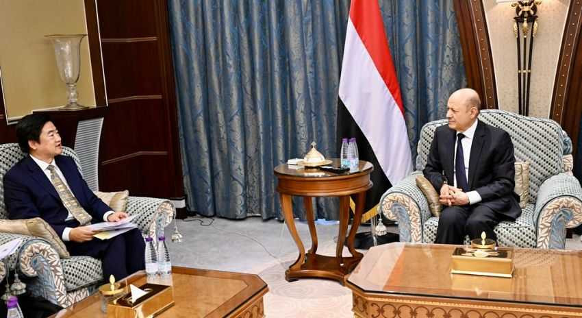 رئيس مجلس القيادة الرئاسي خلال اللقاء
