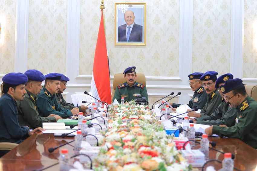وزير الداخلية خلال الاجتماع
