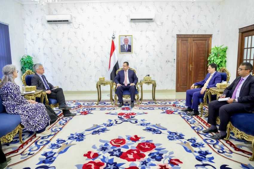 رئيس الوزراء خلال اللقاء