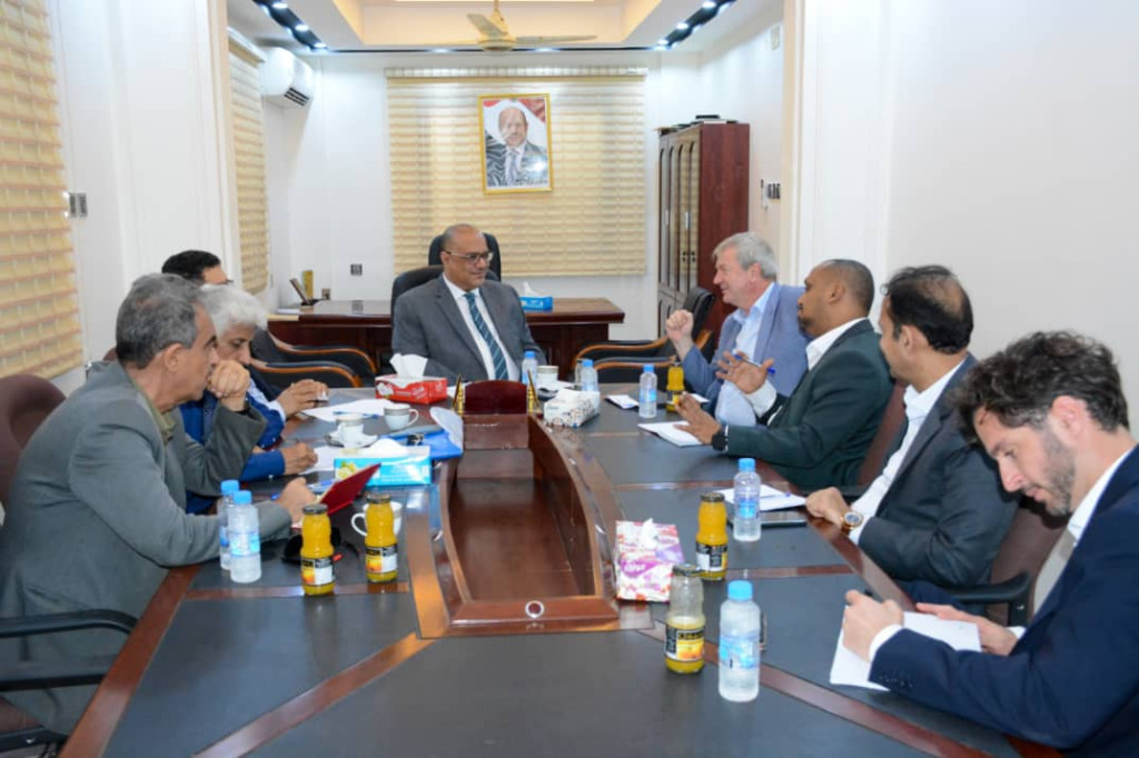 وزير التخطيط يبحث مع ممثل اليونيسيف احتياجات القطاعات الحكومية ضمن خطة الاستجابة الإنسانية