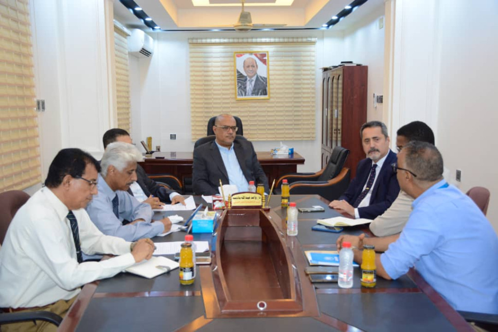 وزير التخطيط يبحث مع مسؤولين بالمفوضية السامية التدخلات بمخيمات اللاجئين الأفارقة