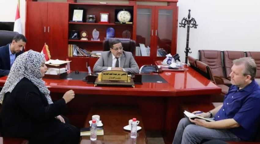 لقاء  وزير العدل مع الخبير في إدارة الحدود التابع لمكتب الأمم المتحدة