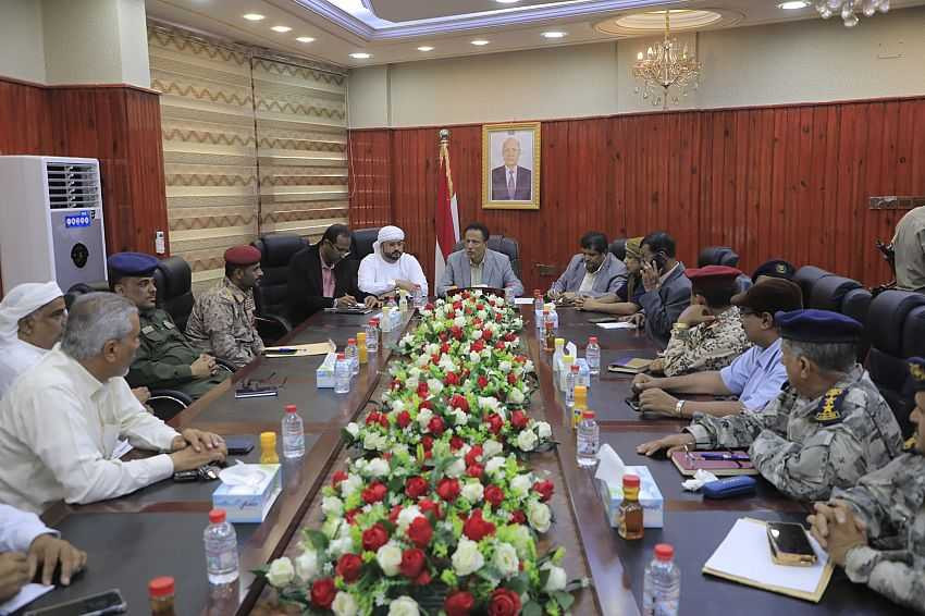 اجتماع لوزير الأشغال يناقش فيه مستجدات العاصفة الإعصارية "تيج"