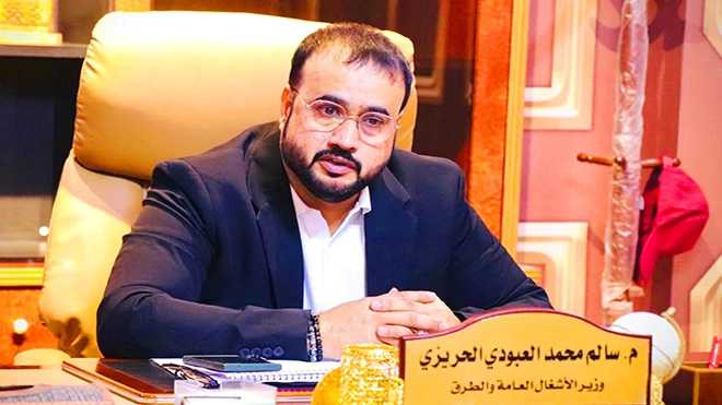 وظير الأشغال والطرق سالم الحريزي