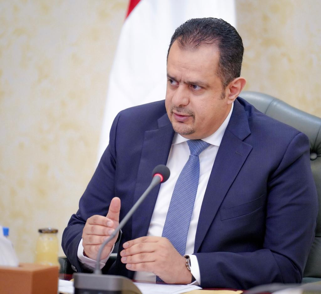 رئيس الوزراء يرأس اجتماعاً مشتركاً لقيادة هيئة الأركان والمنطقة العسكرية الخامسة ومحافظة حجة