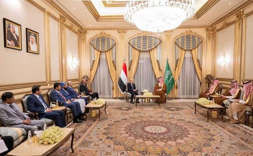 لقاء رئيس وأعضاء مجلس القيادة الرئاسي بوزير الدفاع السعودي