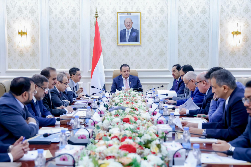 رئيس الوزراء يرأس في عدن اجتماعاً لمجلس الوزراء لبحث تطورات الأوضاع العامة على المستوى المحلي والخارجي