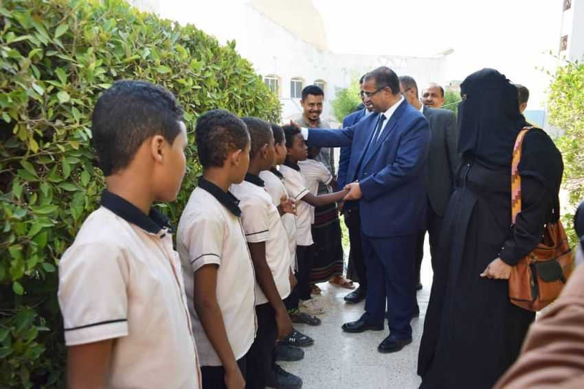 تفقد وزير الشؤون الإجتماعية والعمل لصندوق الرعاية ودار الأيتام بالمكلا