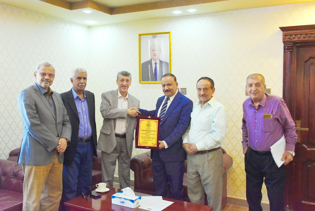وزير النقل يشيد بجهود الغرفة التجارية في عدن للإسهام باستقرار النشاط التجاري وتحسين الاستثمار