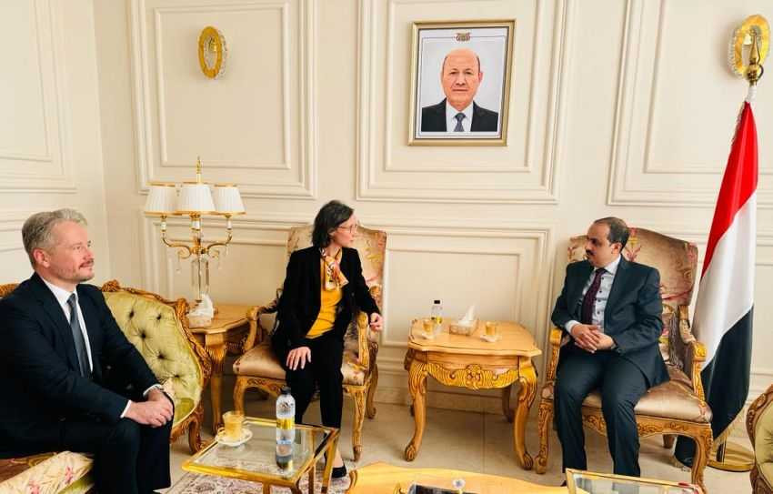 لقاء وزير الإعلام بالسفيرة الفرنسية لدى بلادنا