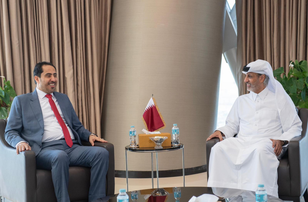 وزير الشباب والرياضة يبحث مع نظيره القطري تعزيز التعاون المشترك