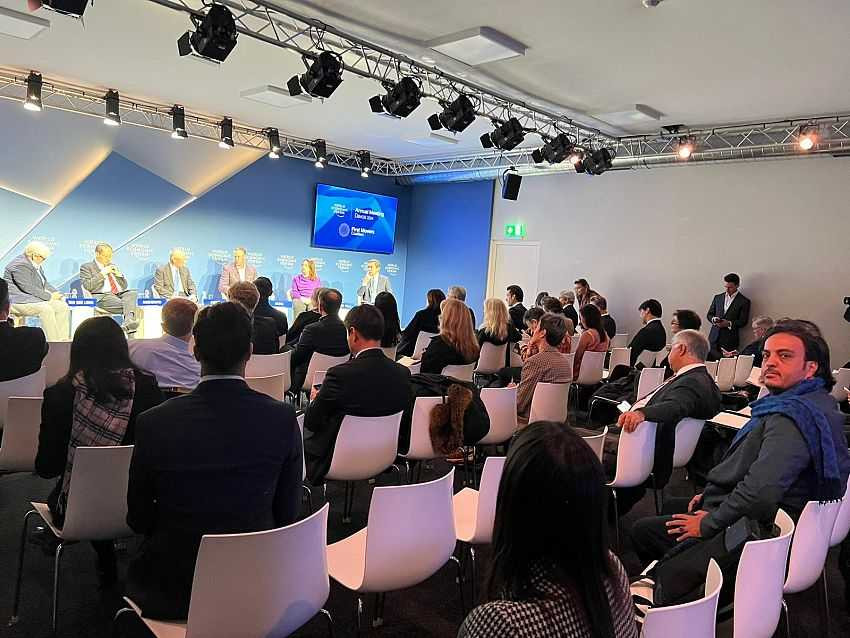 المشاركة وزير الكهرباء في منتدى الاقتصادي العالمي المنعقد بمدينة دافوس في سويسرا