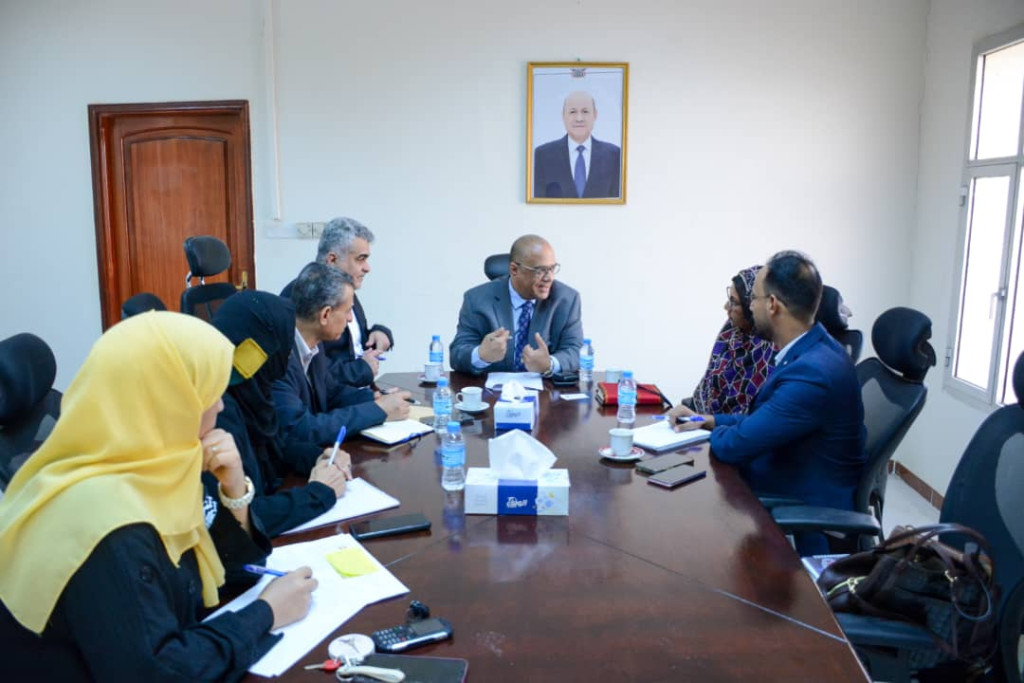 باذيب يبحث مع صندوق الأمم المتحدة للسكان وبرنامج الأغذية تدخلاتهما الإنسانية