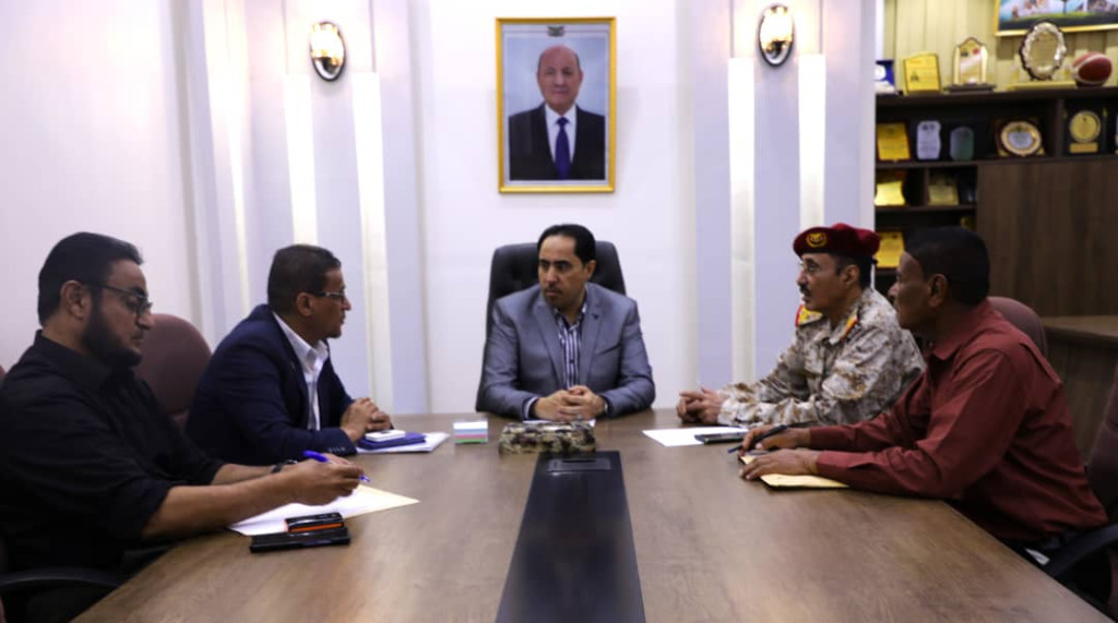 الوزير البكري يناقش دعم أنشطة دائرة الرياضة العسكرية بوزارة الدفاع