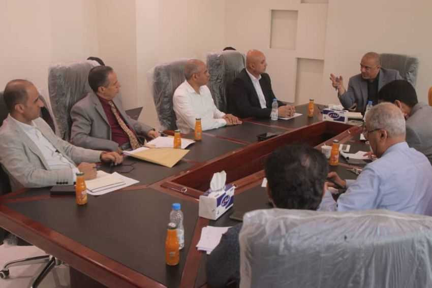 اجتماع برئاسة وزير التخطيط والتعاون الدولي، وزير الإتصالات وتقنية المعلومات المكلف واعد باذيب