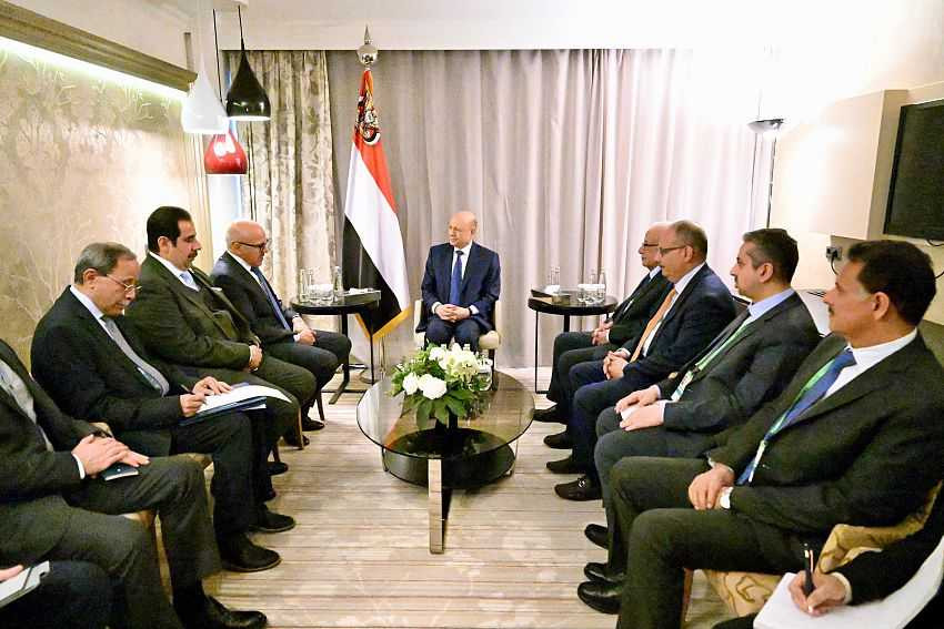 لقاء رئيس مجلس القيادة الرئاسي بوزير خارجية مملكة البحرين