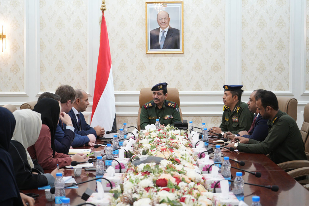 وزير الداخلية يلتقي وفد إدارة حوكمة هجرة الحدود بالمنظمة الدولية للهجرة