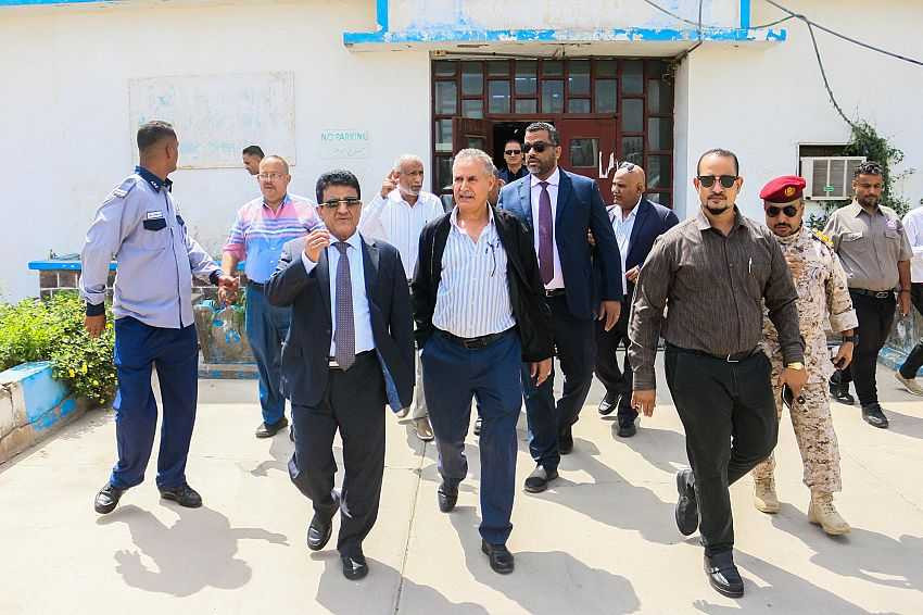 زيارة وزير النفط لشركة مصافي عدن ومنشآت النفط والغاز