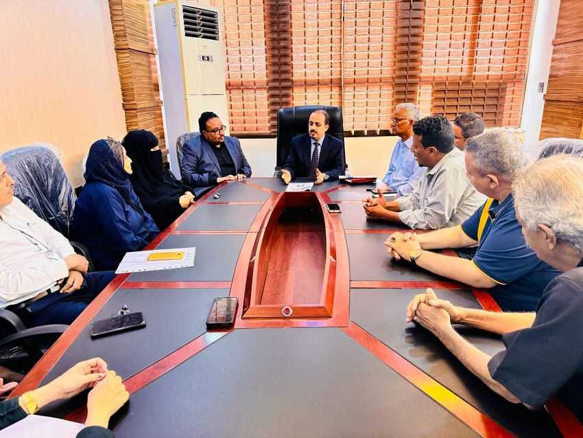 زيارة وزير الإعلام لمؤسسة 14 أكتوبر للصحافة والطباعة والنشر