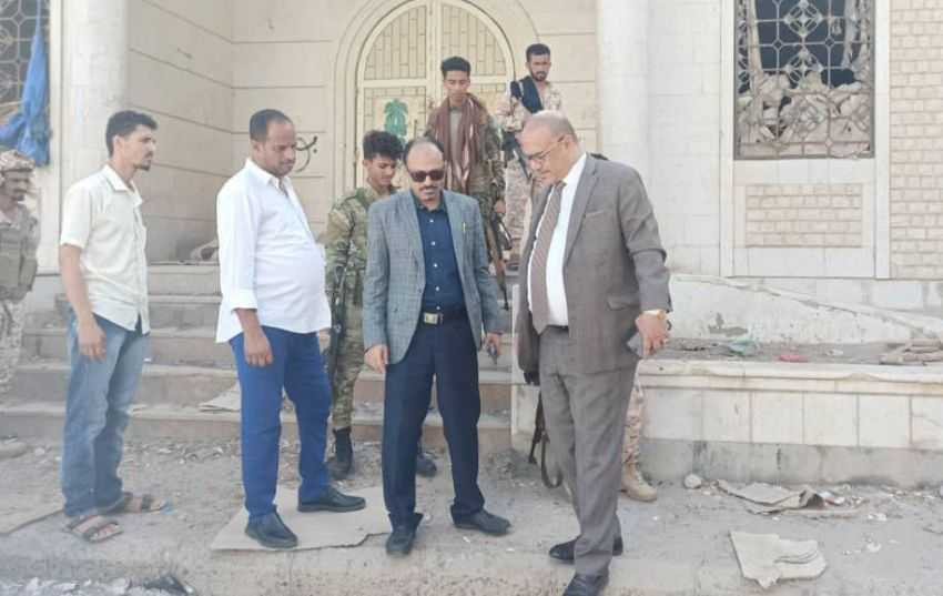 وزير التخطيط يطلع على وضع بريد الجامعة