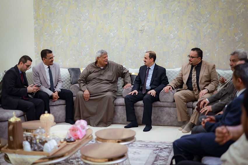 زيارة وزير الإعلام لعدد من الشخصيات الوطنية في حضرموت
