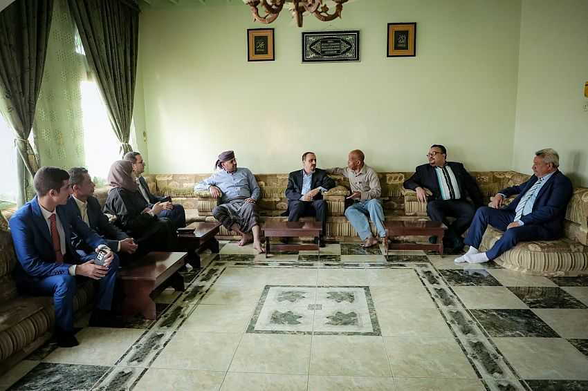 وزير الإعلام والثقافة والسياحة معمر الارياني