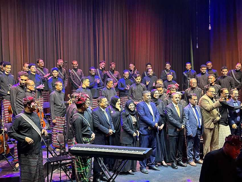 زيارة  وزير الإعلام لمؤسسة حضرموت للثقافة وحضوره مهرجان ألحان الزمن الجميل