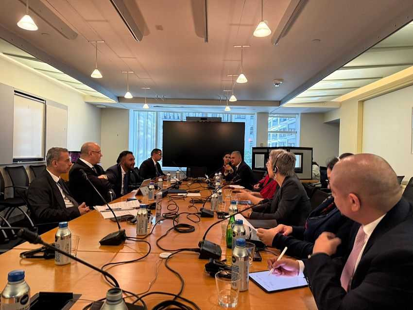 لقاء وزير التخطيط مع نائب رئيس مؤسسة التمويل الدولية