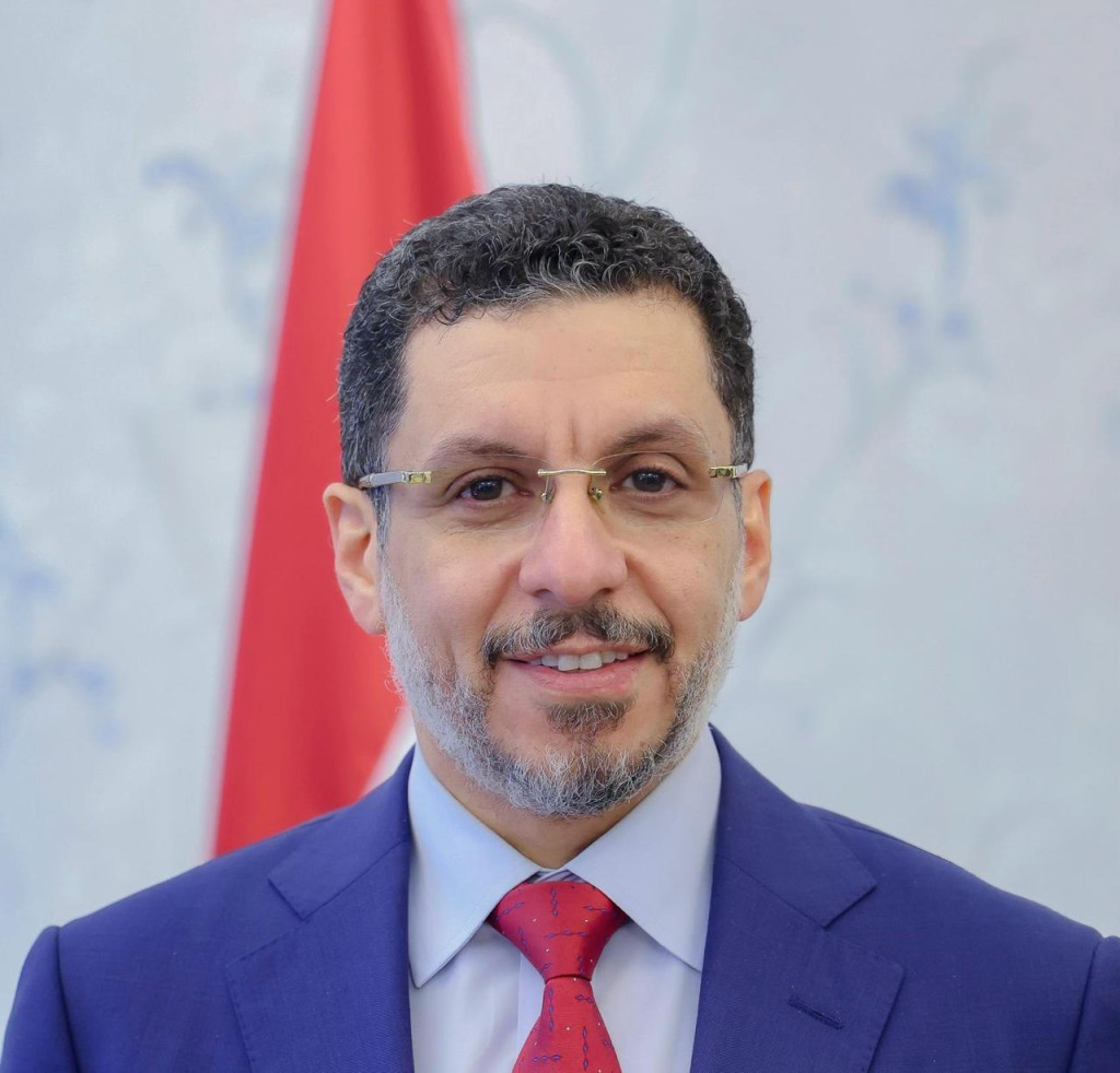مصدر حكومي: رئيس الوزراء يغادر إلى السعودية للتشاور حول الدعم الاقتصادي