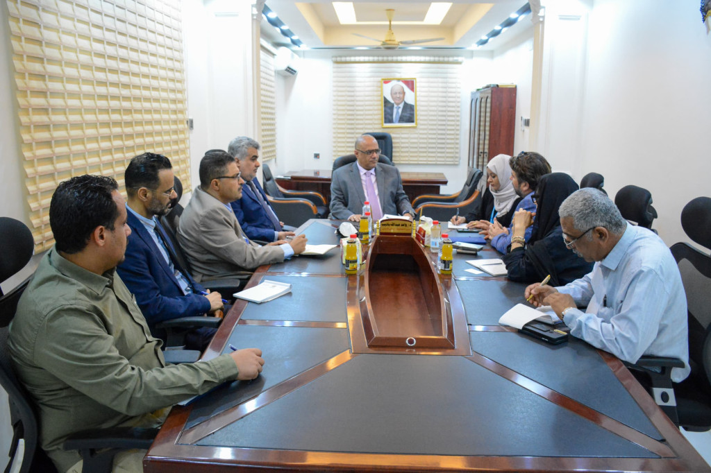 وزير التخطيط يبحث مع مسؤول أممي مواجهة تداعيات نقص تمويل المساعدات الإنسانية