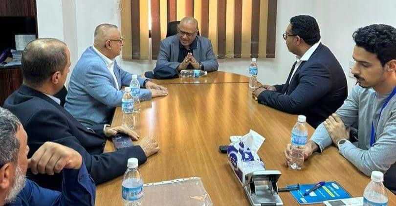 الوزير باذيب يتفقد مؤسسات قطاع الاتصالات ويناقش سير مشروع التوسعة